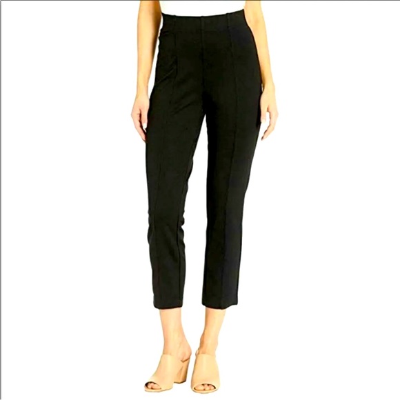 Lilly Pulitzer Pants - Lilly Pulitzer Travel Pants Size medium Black Ponte
Knit Pull On
Stretch